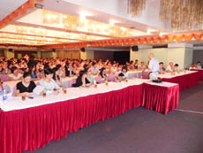 HR���ֲ���ֳ�